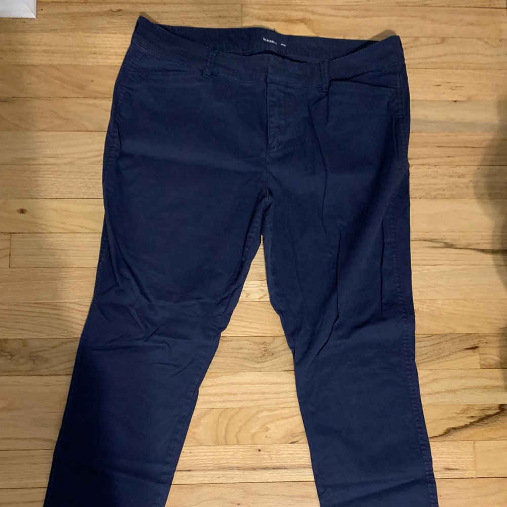 Old Navy navy Pixie pants worn twice. EUC
